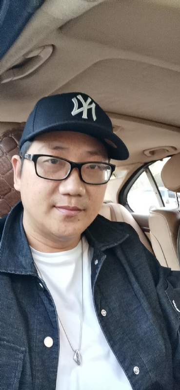 拥抱幸福的第一张照片--建宁征婚网