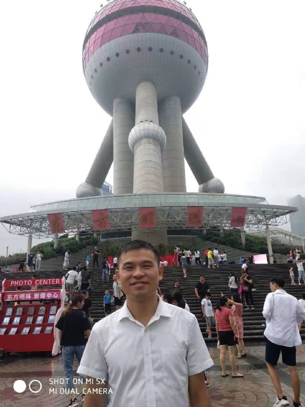 小猫吃老鼠的第一张照片--建宁征婚网